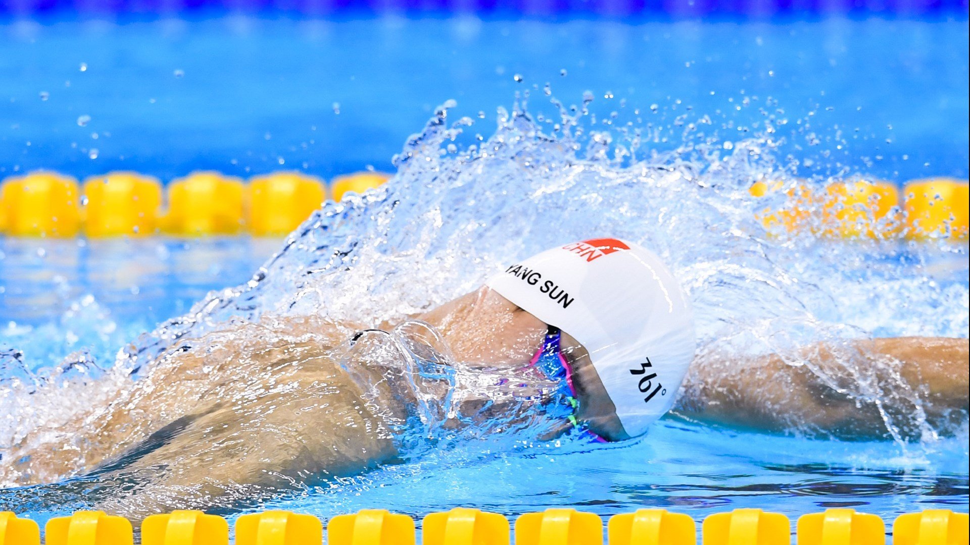 中国男篮提升体能训练效果显著，为提高男篮大赛成绩,给中国男篮支招,切实可行的建议!